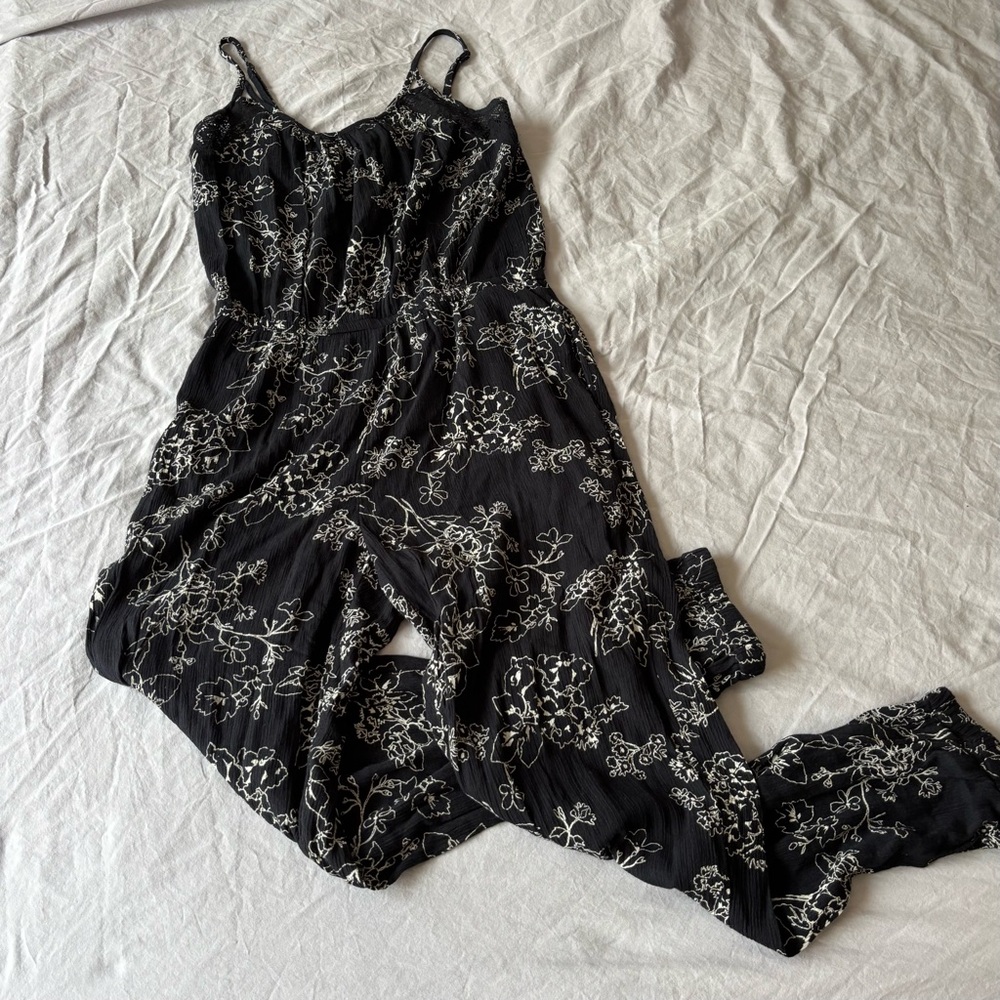 American Eagle Floral Jumpsuit